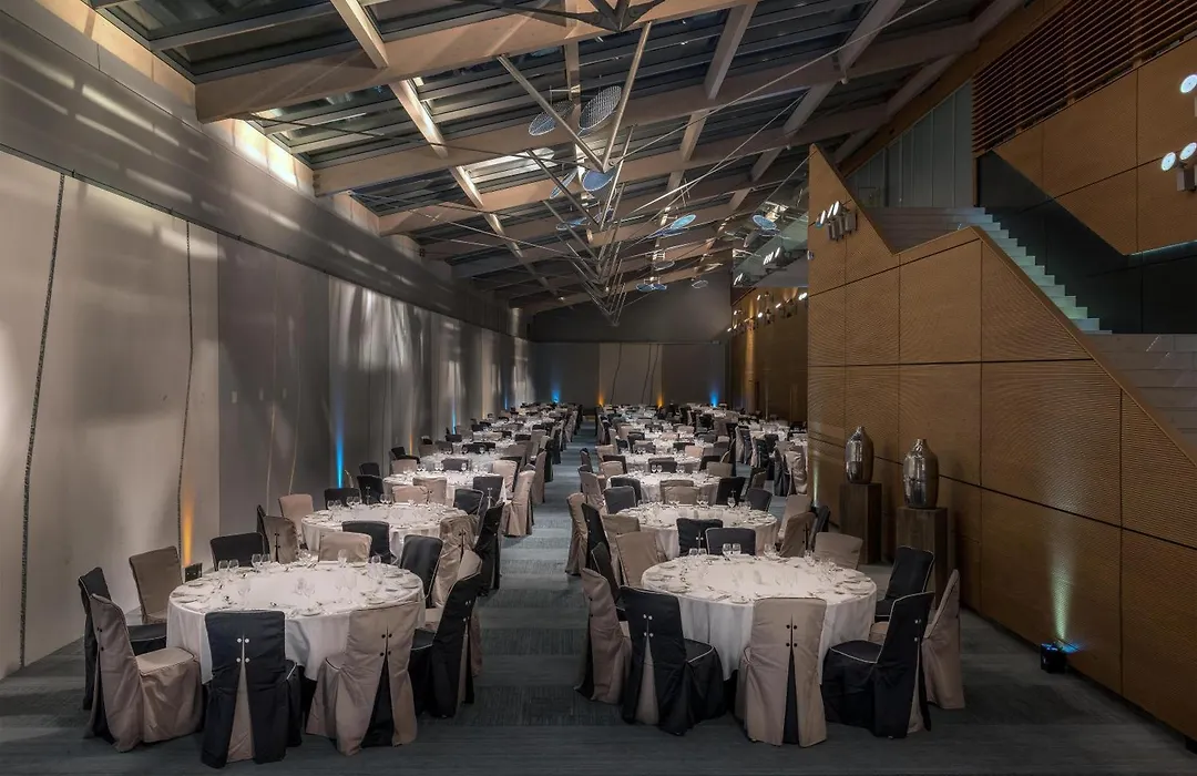 Hilton Geneva Hotel And Conference Centre-1