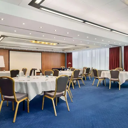 Ramada Encore By Wyndham Geneva-2